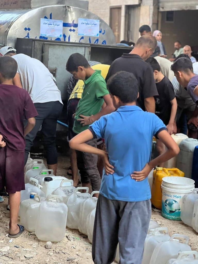 Don pour gaza - distribution d'eau potable par Oumma et Rahma